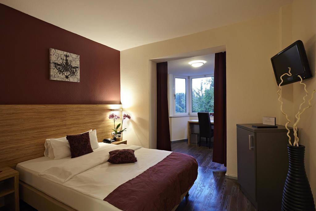Hotel Bonjour Бад-Зоден Экстерьер фото