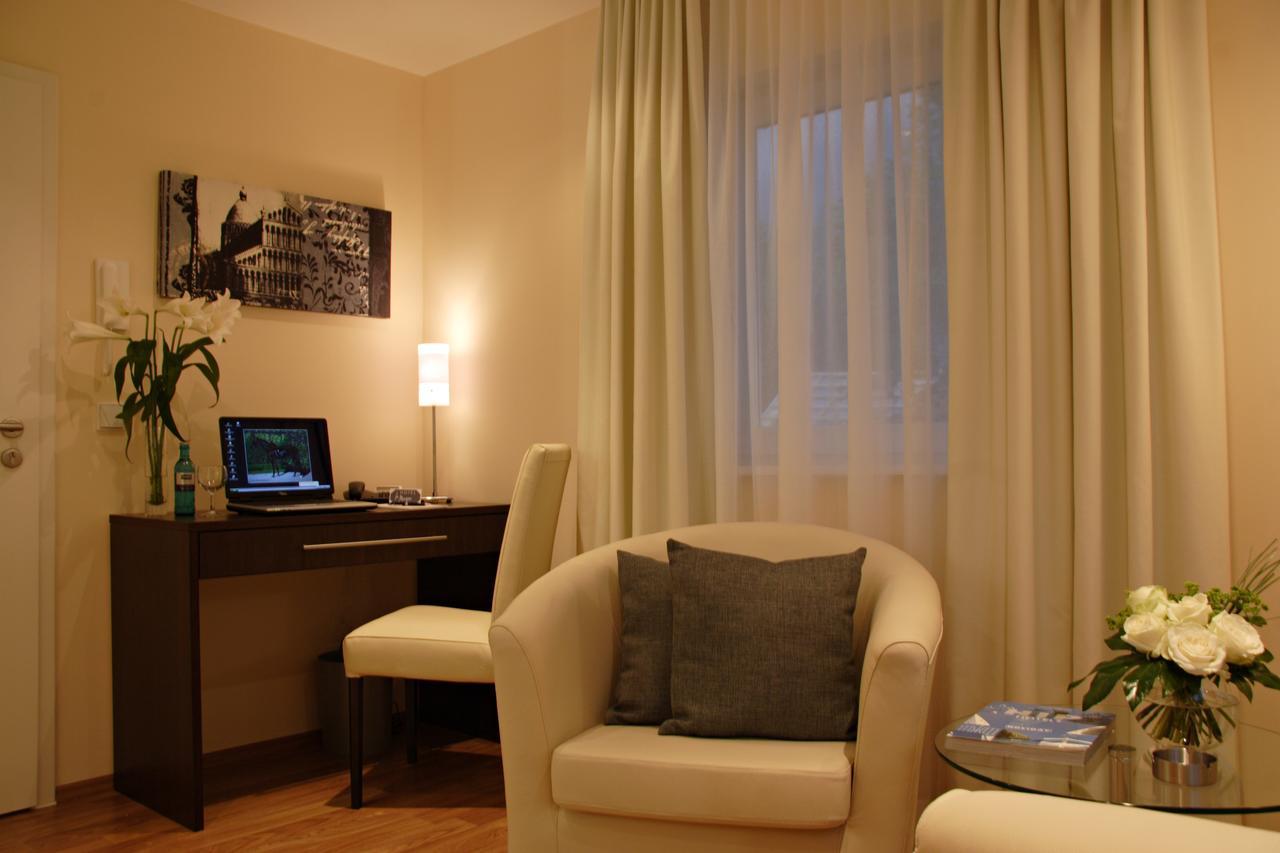 Hotel Bonjour Бад-Зоден Экстерьер фото